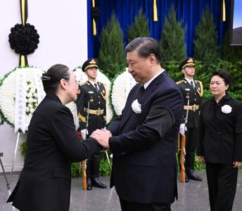 李克强同志遗体在京火化　习近平等到八宝山革命公墓送别