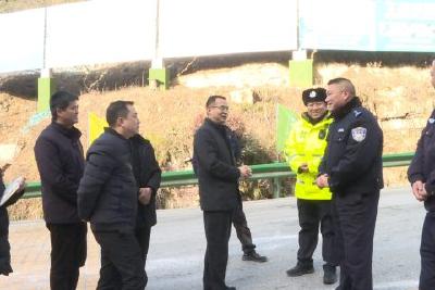 覃业成带队检查安全生产和生态环保督查反馈问题整改工作
