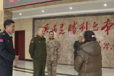 宜昌军分区大校司令员杨刚来我县  慰问优秀民兵干部骨干暨教练员