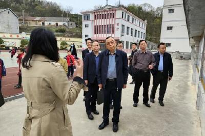 张发卫来我县开展教联体扩优提质专题调研