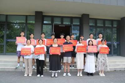 空军预警学院为五峰学子送上“圆梦”奖学金