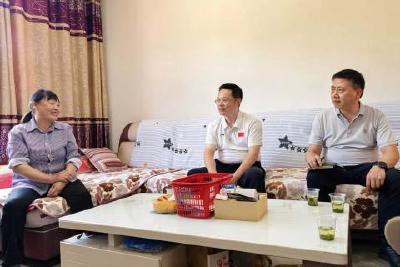 谭志军蹲点调研乡村振兴工作