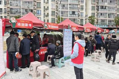 薪火相传 让雷锋精神在新时代绽放光芒