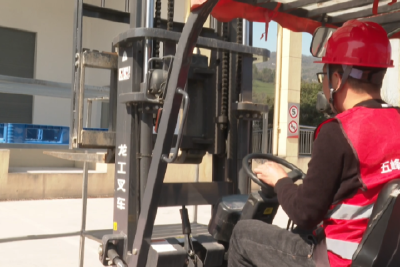 五峰叉车培训精准服务解民需