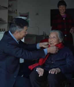 主题教育 | 孙小林：“网红书记”走出产业发展新路子