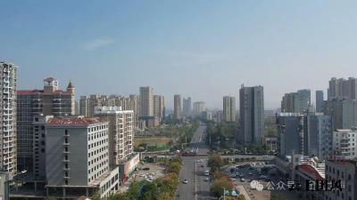 团风县资本大厦现有2700平方空置场地，现寻求与商家合作！