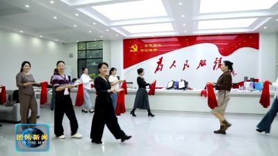 团风镇得胜桥社区：自编自演庆国庆 邻里同心抒情怀