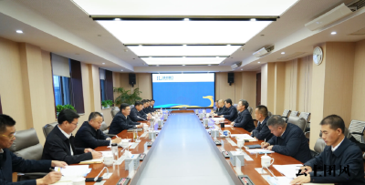 刘君峰率队赴湖北港口集团对接工作