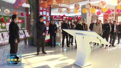 市文联观摩我县农民画创作