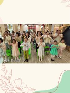 5月11日，长阳举办“献给妈妈的爱”暨书香润心传家风活动。