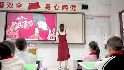 2025年3月，长阳妇联发布了“织锦妈妈”关爱服务品牌，截至目前，已有250多名爱心妈妈加入了这个温暖的大家庭，组建了“龙舟情·家和美”“钡感温暖”“堰阳花开”等16支爱心妈妈志愿服务团队，设立了8个爱心妈妈驿站。