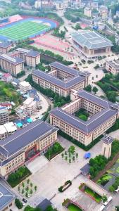 2025年高考今日拉开帷幕，长阳2103名学子奔赴考场。