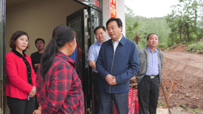 王鹏督查精准扶贫工作时强调： 提高群众自主发展积极性  
