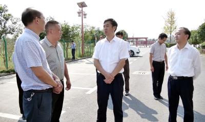 罗兴斌在武安镇调研时强调：突出抓好产业发展，做好乡村振兴这篇大文章