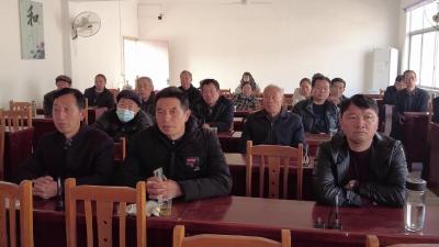 我县社会各界热议全国两会