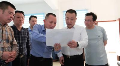 陈栋督导企业食品安全，要求严格落实“两个责任”，守护群众“舌尖上的安全” 