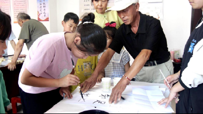 李庙社区：孩子开心 家长放心