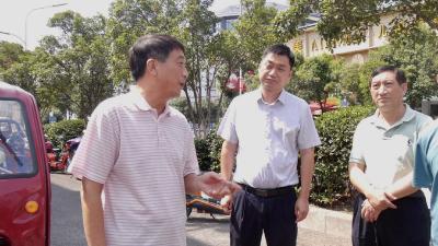 市爱卫办专家组到我县检查指导国家卫生县复审工作              