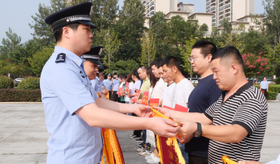 县公安局：集中返赃暖民心  