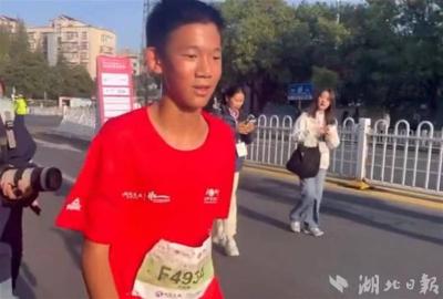 【热点关注】13岁学生获“襄马”7公里健康跑冠军