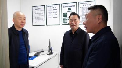省退役军人服务中心调研组到我县调研  