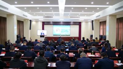 我县组织收看全市县处级领导干部专题培训班第七期专题交流会议