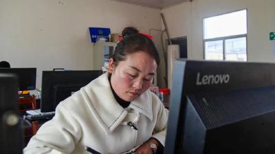 大山里的“网红”妇女主任  