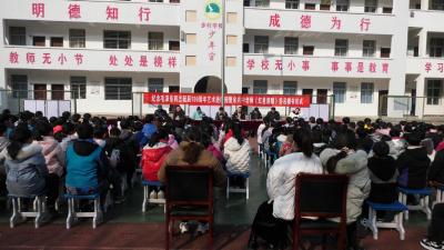 县文联举行艺术进校园活动 