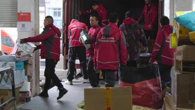 南漳：“双十二”年货节快递企业战“大考”  