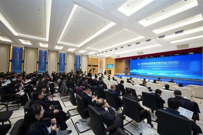 【热点关注】首届内河航运高质量发展论坛在汉举行