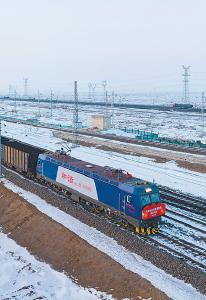 【热点关注】新疆将淖铁路开通运营