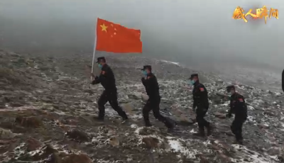 “感人瞬间”《国是千万家》
