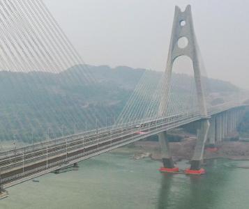 新华全媒+|成自宜高铁开通 成渝地区铁路再加速