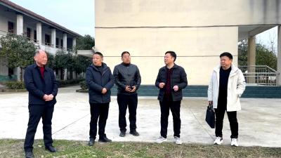 县教育局督查春季开学工作