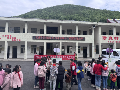 湖北南漳：“科普大篷车”进小学