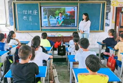 花庄小学：呵护成长 从‘心’开始