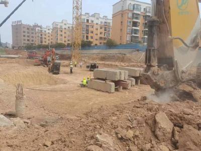 我县核发首张基坑支护和土方开挖施工许可证