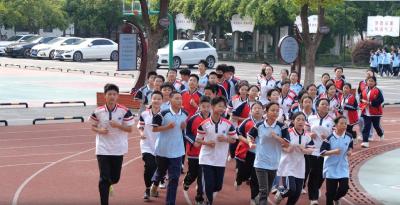 县实验中学：让文明之花开满成长之路         