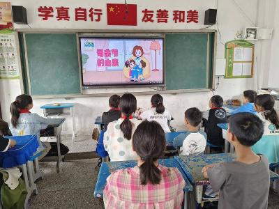临沮小学：感恩母亲节　传递好家风