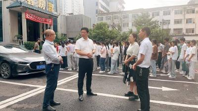 东巩镇：慰问关怀暖人心 鼓舞士气助中考