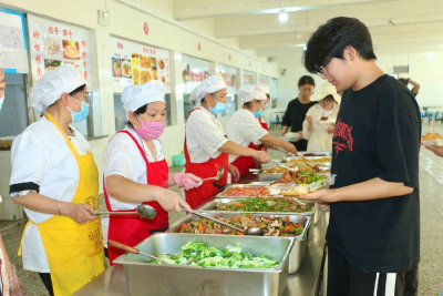 湖北南漳：爱心午餐 “食”力助考