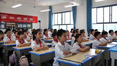 《健康南漳》 守护“睛”彩校园 点亮光明未来              