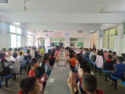 ​苍坪完全小学：关爱留守儿童 共度爱心端午