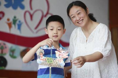 船湾村：端午粽香　留守情浓