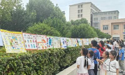 英语绘画展览 激发学习热情