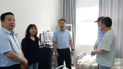 陈栋督导检查高考准备工作，要求扎实做好高考组织保障工作，确保实现“平安高考”目标 