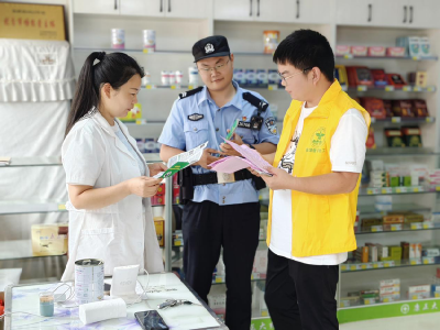 县公安局深入辖区开展禁毒宣传