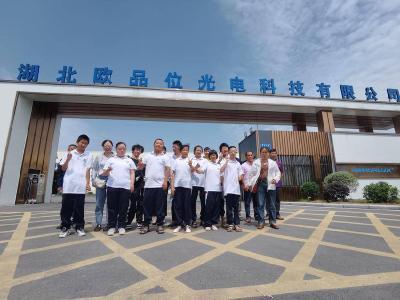 南漳特校组织应往届毕业生到企业见习择岗