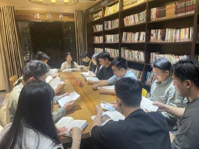国网南漳县供电公司团委开展“周三晚读会·担使命建新功”主题沙龙活动