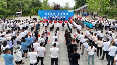 我县举行湖北省第二届“健康湖北　万步有约”健走大赛南漳赛区启动仪式       